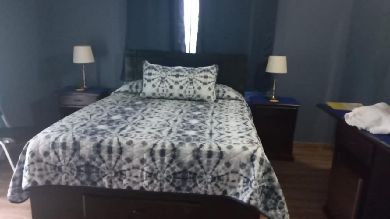 Bailey'S Bed And Breakfast Runaway Bay Exterior photo