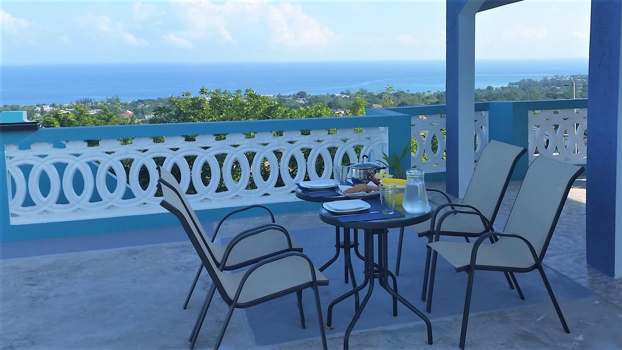 Bailey'S Bed And Breakfast Runaway Bay Exterior photo