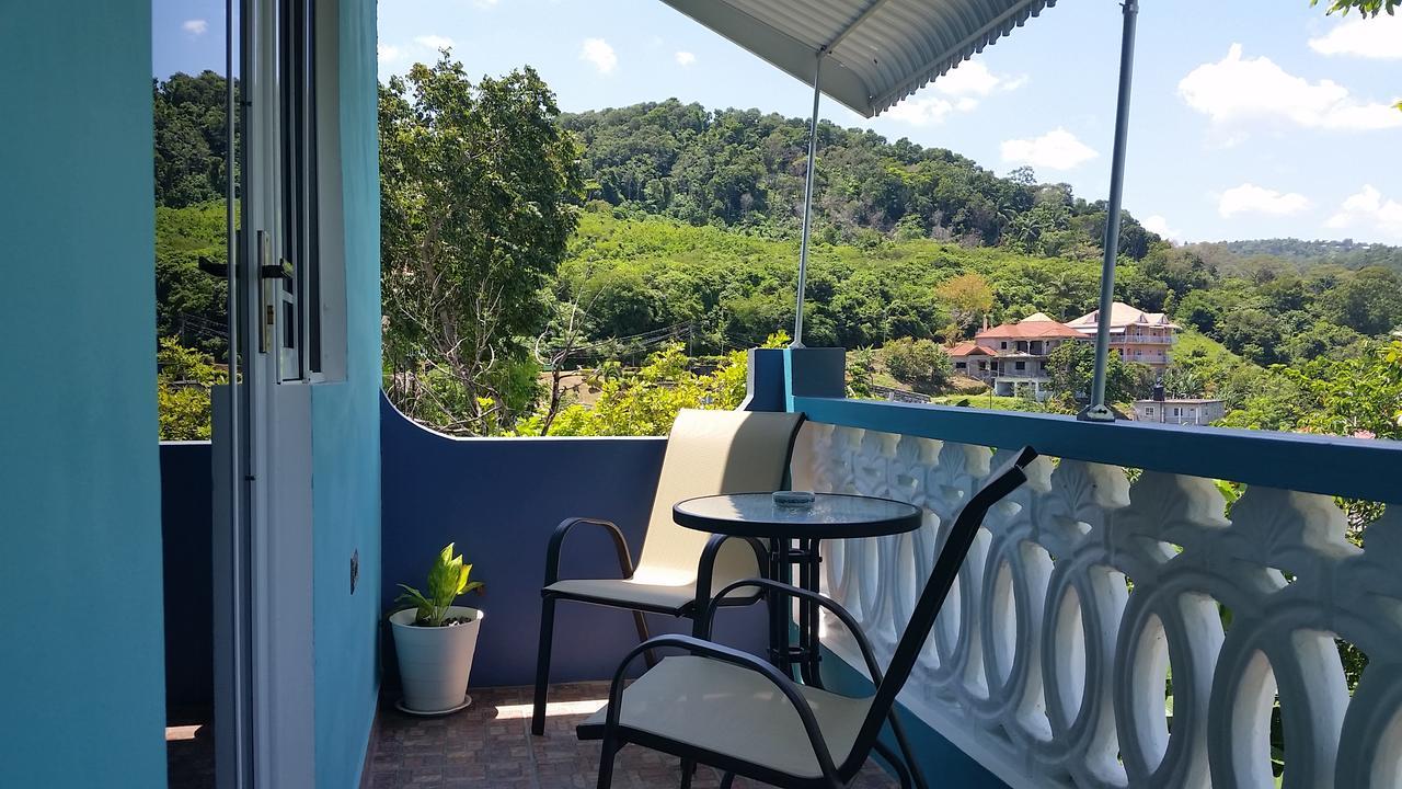 Bailey'S Bed And Breakfast Runaway Bay Exterior photo
