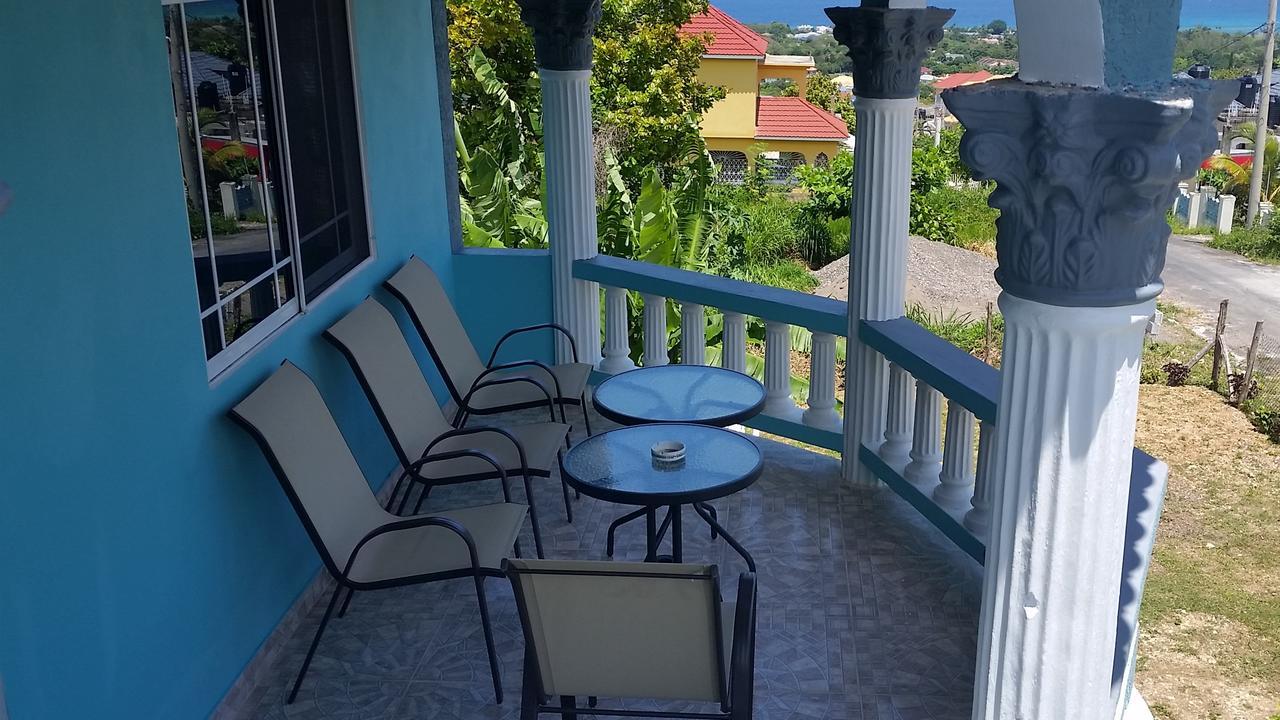 Bailey'S Bed And Breakfast Runaway Bay Exterior photo