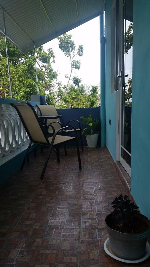 Bailey'S Bed And Breakfast Runaway Bay Exterior photo
